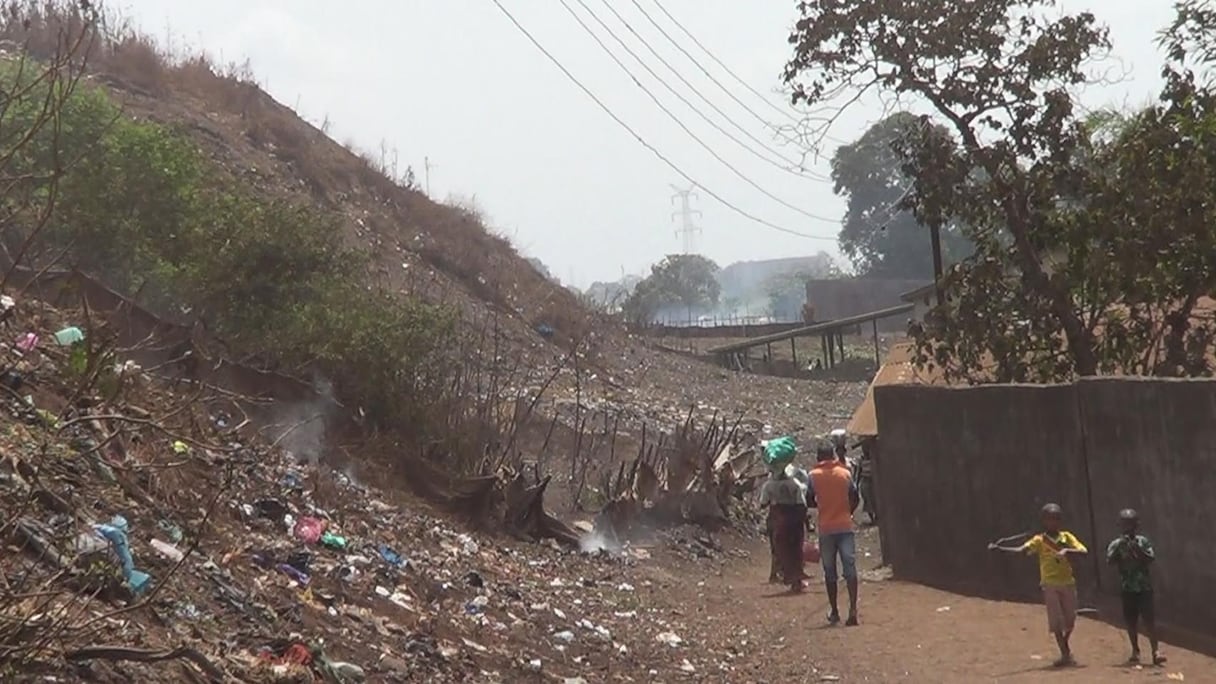 Décharge au coeur de Conakry.