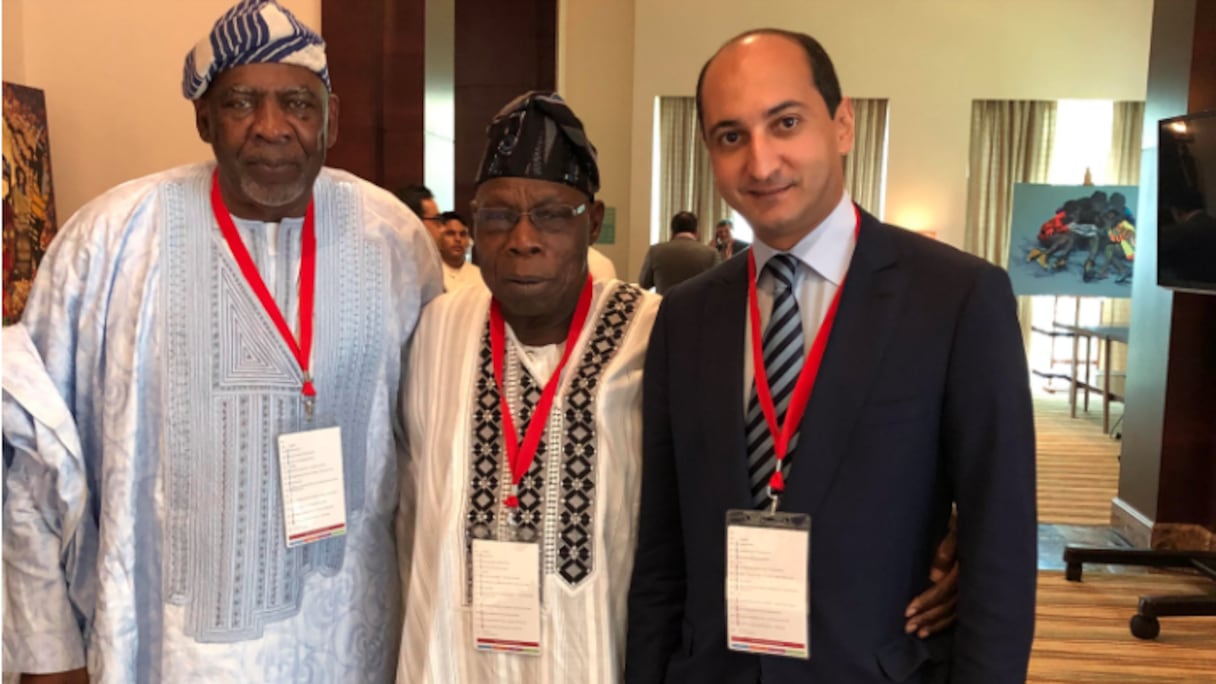 De droite à gauche: Mohamed Methqal, Ambassadeur DG de l'Agence marocaine de coopération internationale (AMCI), Olusegun Obasanjo, ancien président du Nigeria, et Cheick Modibo Diarra, ancien Premier ministre du Mali.