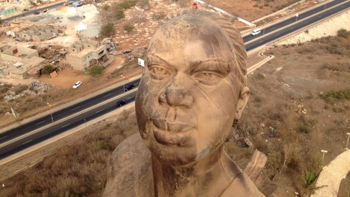 La tête de la femme du monument de la Renaissance, à Dakar.