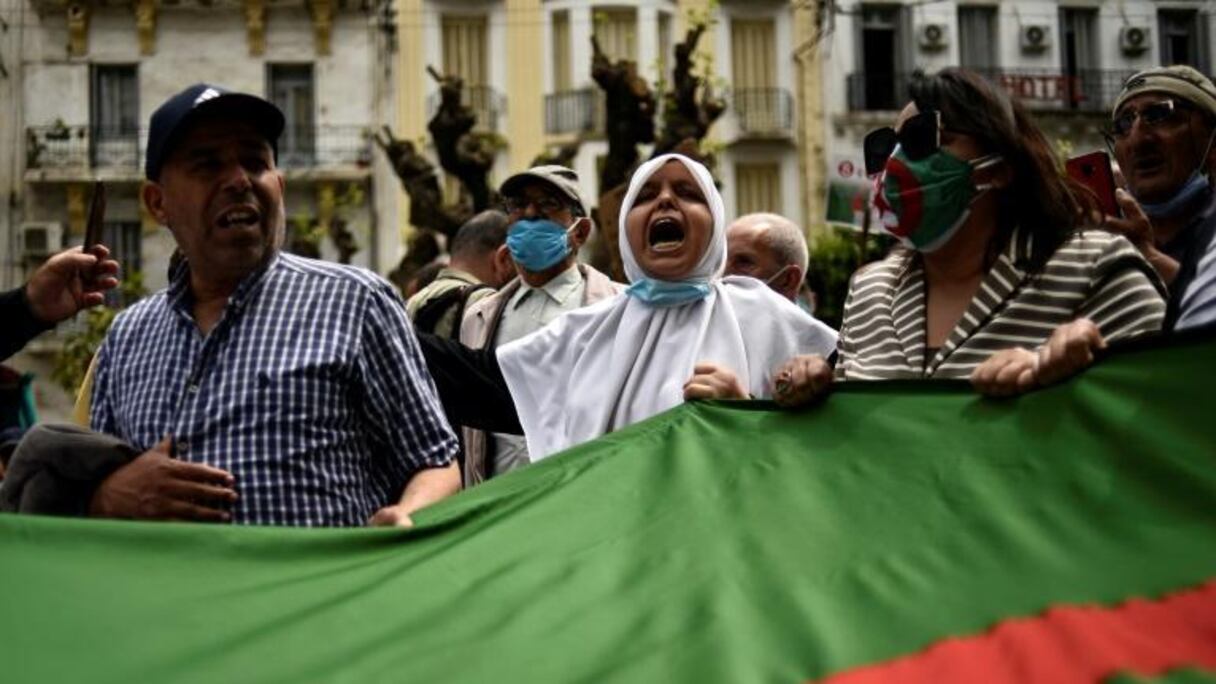 Le régime algérien a choisi de durcir la répression pour éviter une fusion du front social avec celui du Hirak.