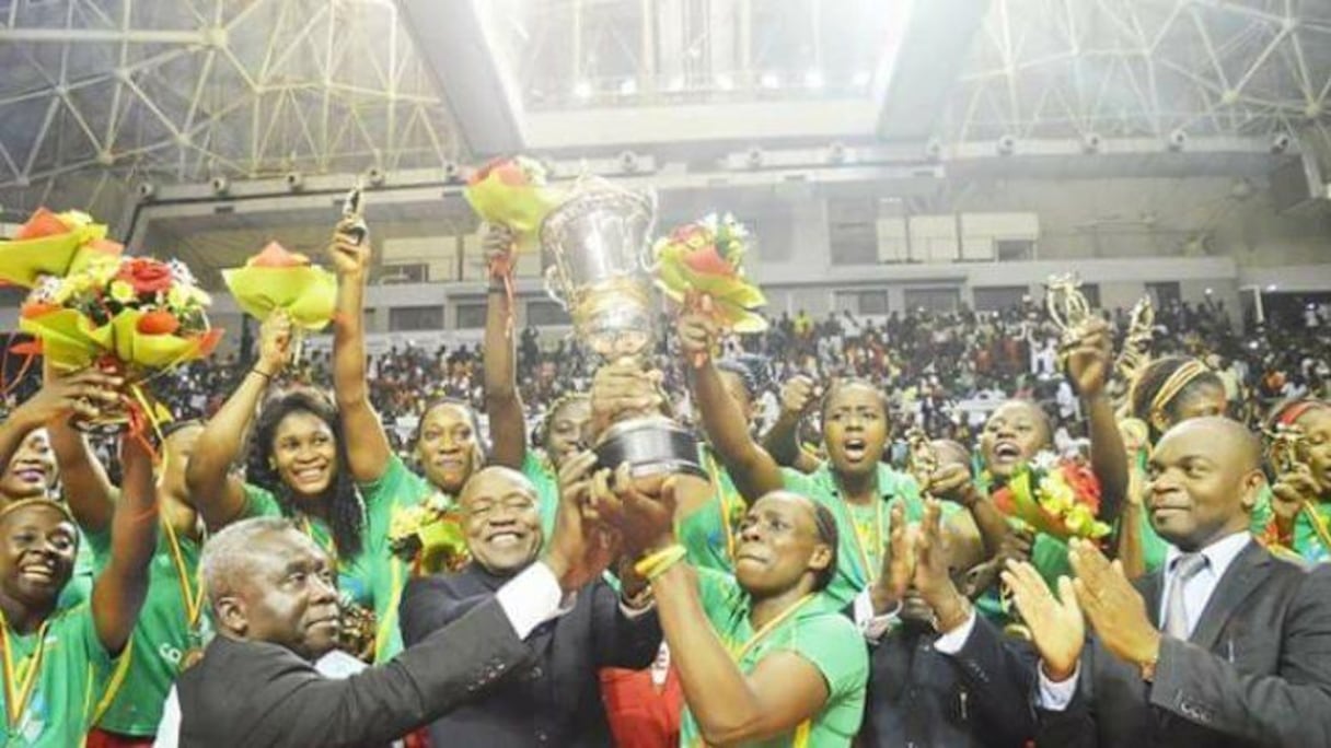 L'équipe camerounaise féminine de volley-ball a remporté les championnats d'Afrique le 14 octobre à Yaoundé.
