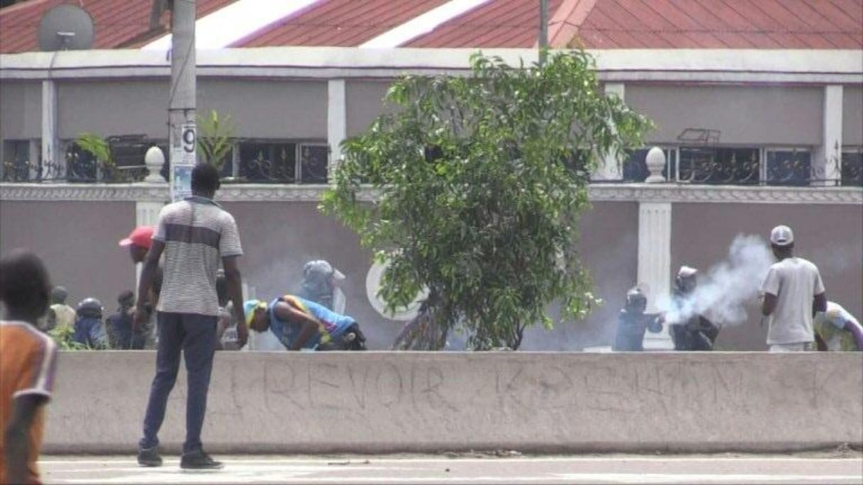 RD Congo: la police tire du gaz lacrymogène sur des manifestants.
