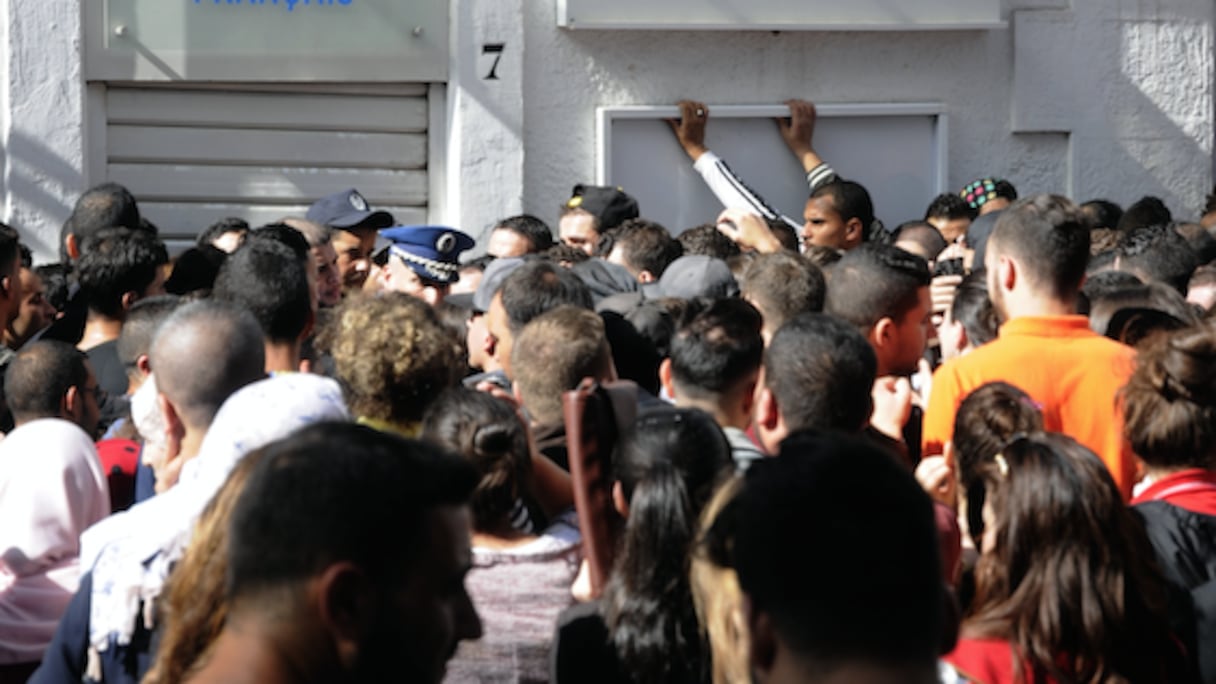 Ce qui s'est passé devant l'Institut français d'Alger fin octobre est symptomatique du désir de la jeunesse algérienne de se rendre en Europe.