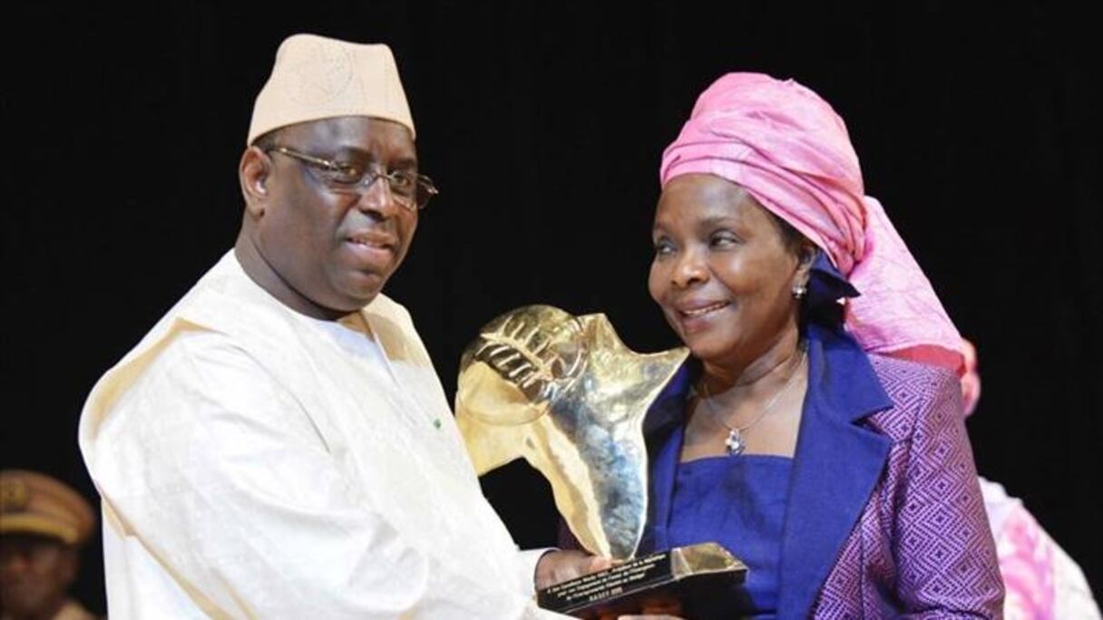 Le Chef de l’Etat Macky Sall en compagnie de la Présidente du RASEF (réseau africain pour le soutien à l'entrepreneuriat féminin.