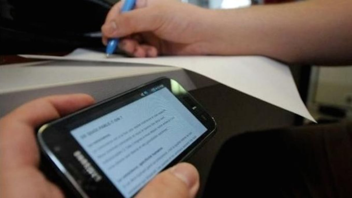 Triche à l'examen du baccalauréat.