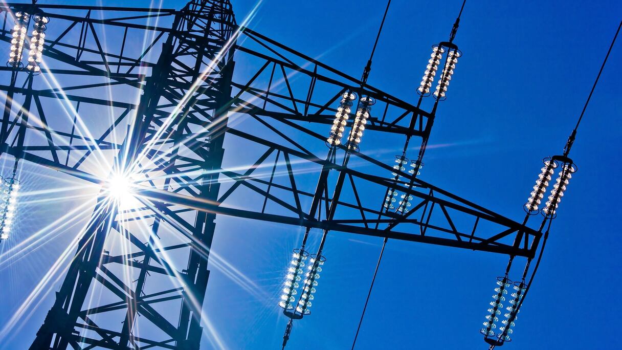 Lignes d'interconnexion électrique.