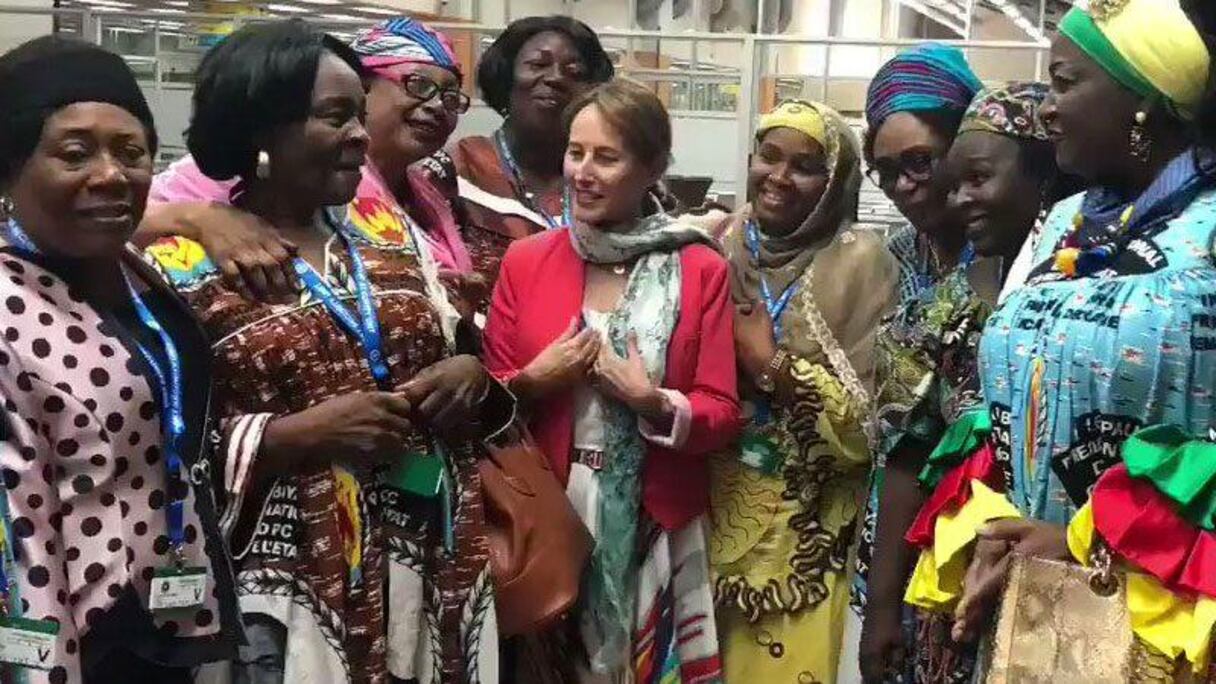 Ségolène Royal, l’ex-ministre française de l'Environnement, de l'Énergie et de la Mer, à Bangangté, au Cameroun.