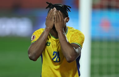 L'attaquant du Gabon, Malick Evouna après avoir raté un but contre le Cameroun à la CAN 2025, à Agadir (Maroc) le 24 décembre 2025