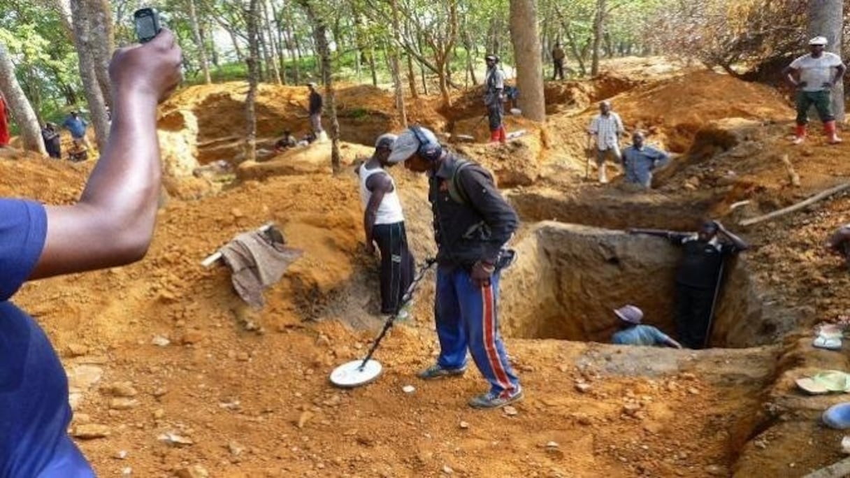 Un orpailleur malien dans une mine d'or de la région de Koflatie.
