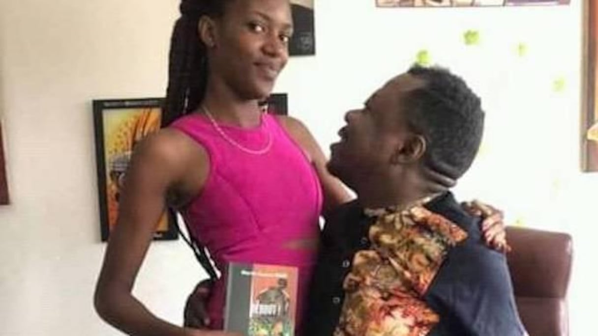 Le président directeur général de Radio Sport Info Martin Camus Mimb, en compagnie de la jeune femme impliquée dans l'affaire d'infidélité.