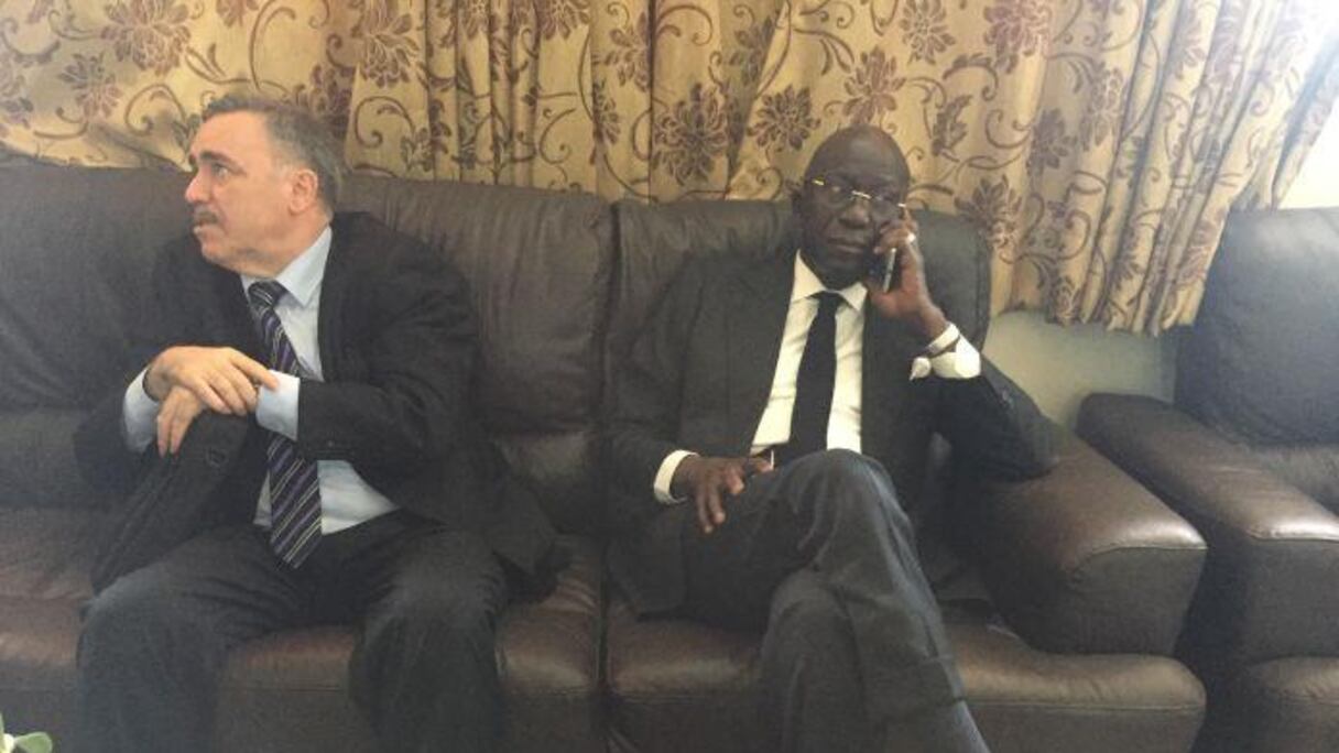 Noureddine Bédoui, ministre de l'Intérieur algérien, et son homologue guinéen, Aboul Kabèlé Camara. Parlent-ils le même langage?