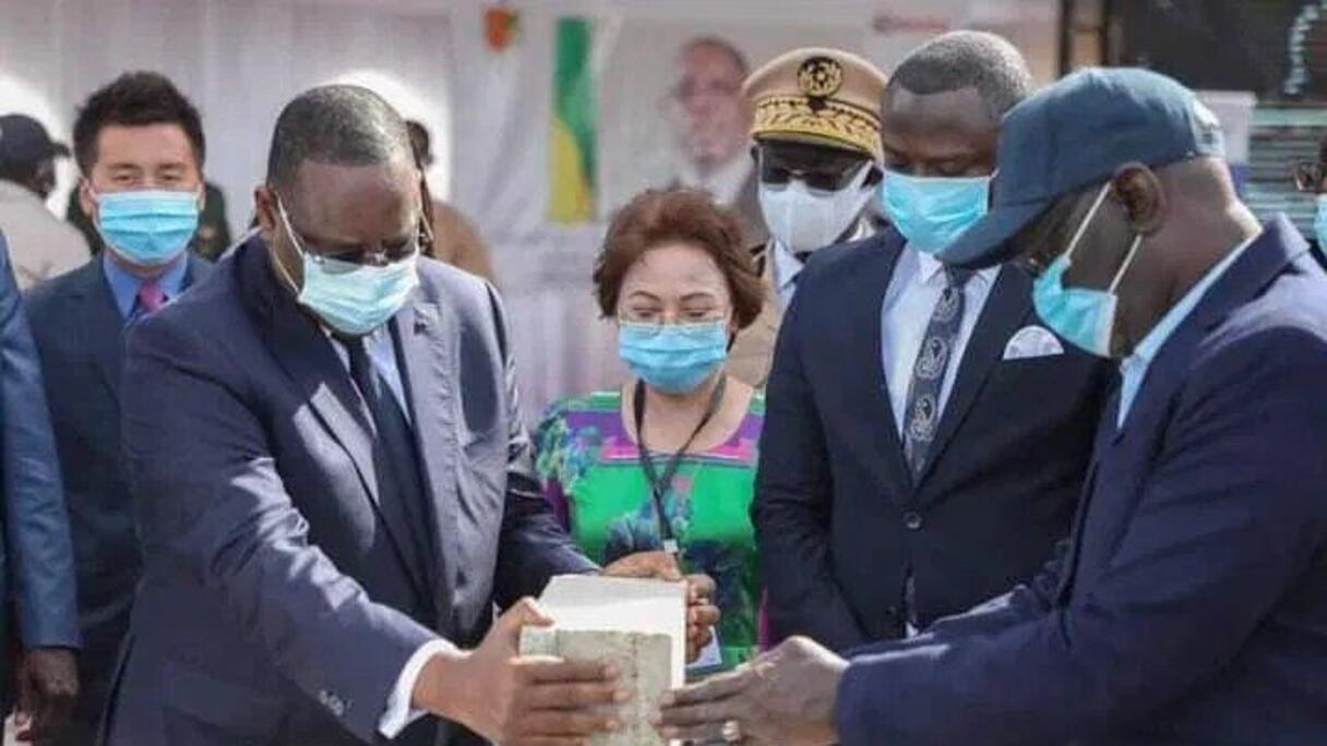 Pose de la première pierre de Dakar First par le président Macky Sall.