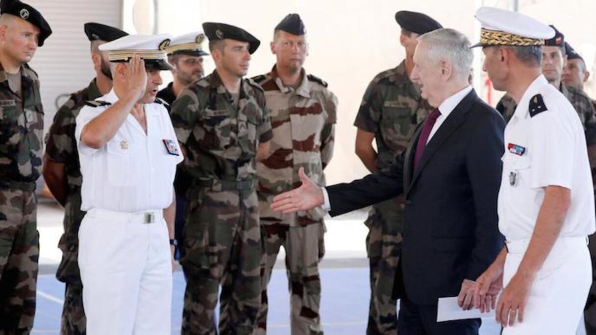 Jim Mattis, secrétaire américain à la Défense, lors d'une visite à Djibouti, qui accueille la seule base militaire américaine permanente en Afrique.