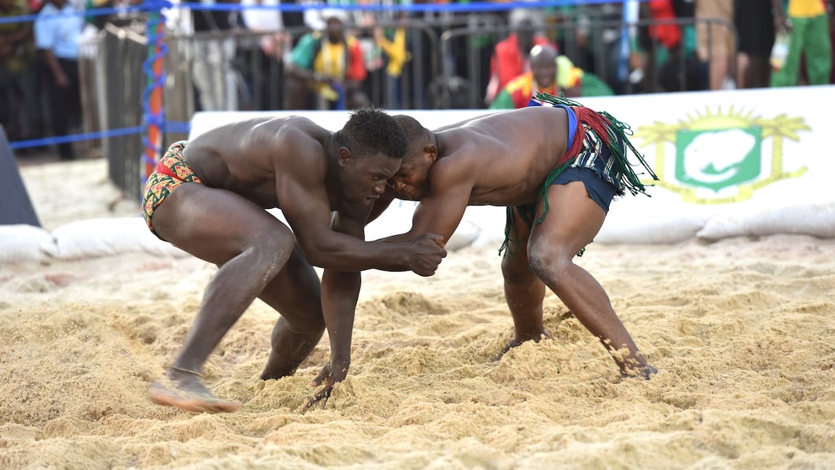 Un combat de lutte traditionnelle au Sénégal
