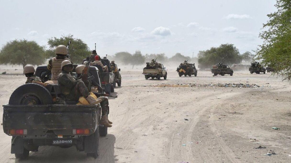 Jusqu'ici très discrets, les soldats américains devront se faire plus visibles, selon les exigences du Congrès américain.