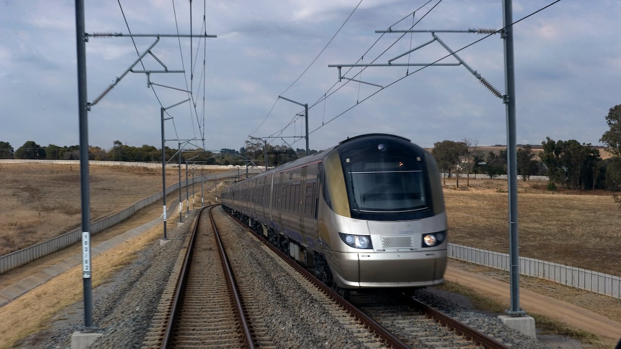 Ce projet ambitieux comprend la construction de près de 563 kilomètres de voies ferrées en Zambie. Le soutien du G7 devrait se concrétiser par des investissements massifs dans la réhabilitation et la modernisation des infrastructures routières, ferroviaires et portuaires le long du corridor.. DR