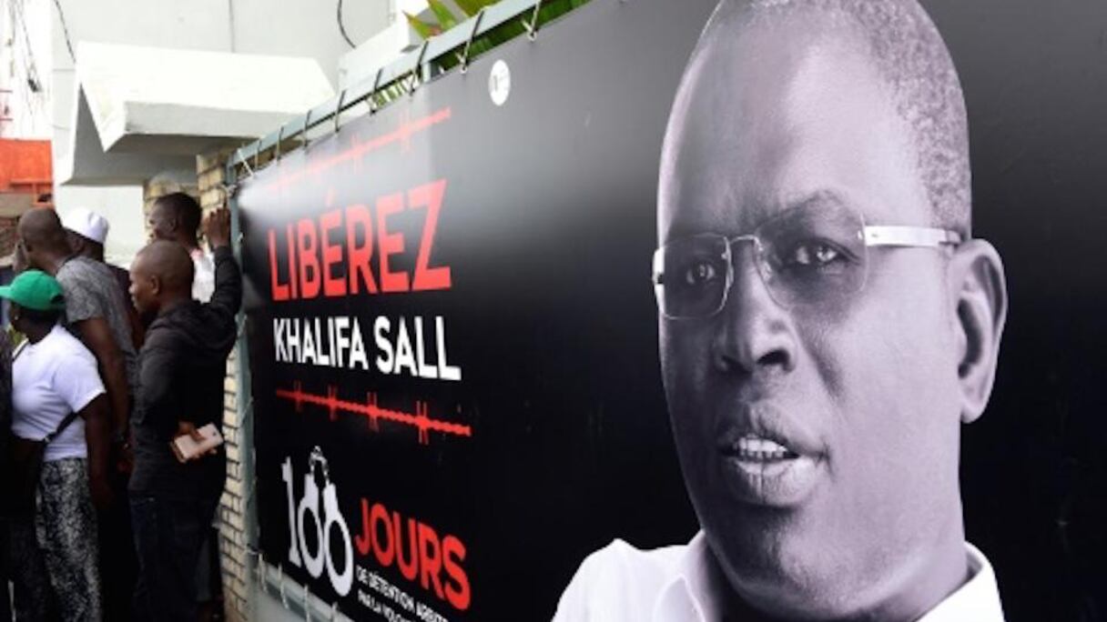 Emprisonné depuis mars 2017, Khalifa Sall, l'un des plus sérieux rivaux de Macky Sall pour la présidentielle 2019, risque de perdre ses droits civiques en cas de condamnation.