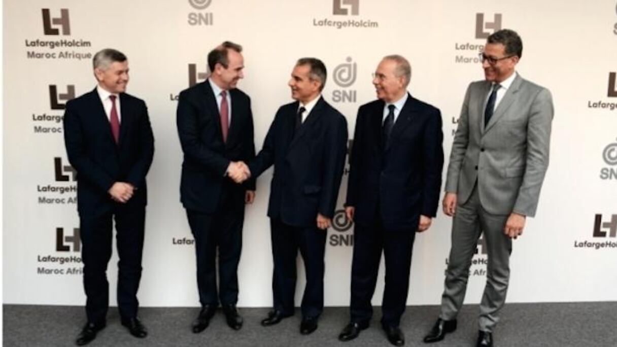 Hassan Ouriagli, PDG de la SNI et Eric Olsen, DG de LafargeHolcim.