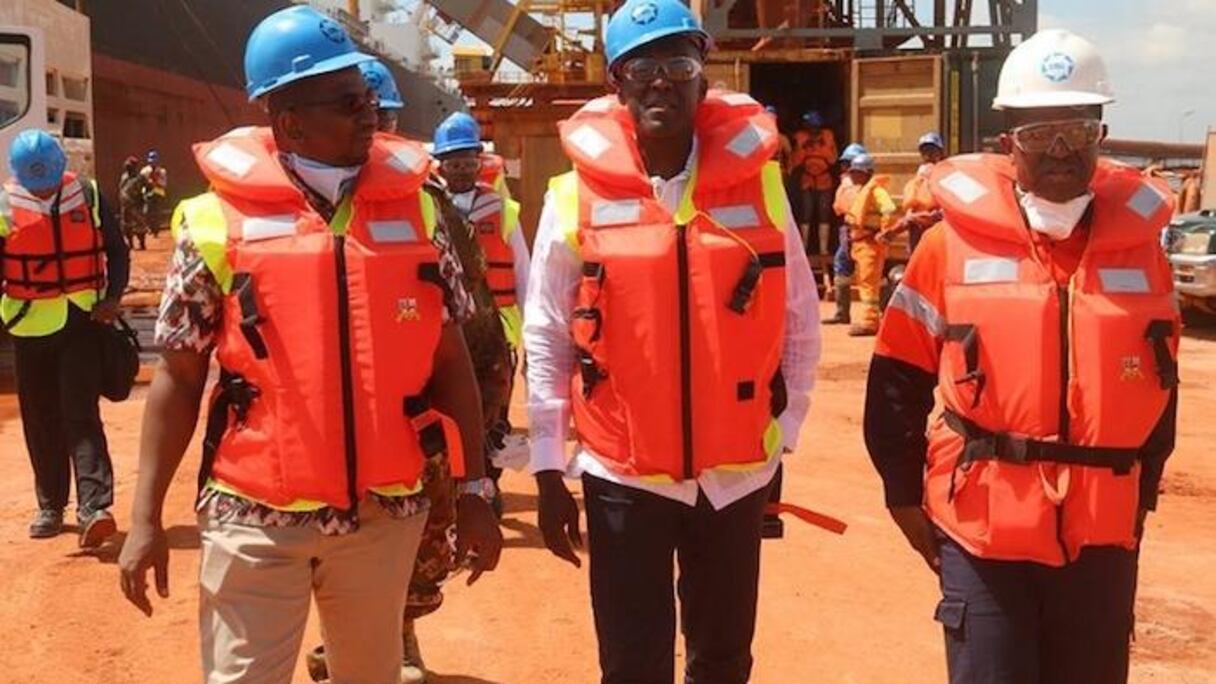 Makhtar Diop sur le site de la Compagnie des Bauxites de la Guinée.