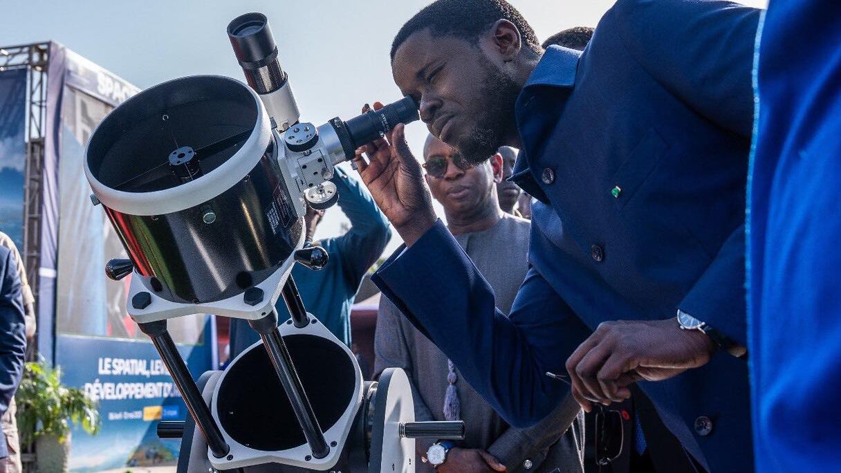 Le président sénégalais, Bassirou Diomaye Faye, au lancement de la 2ème Caravane nationale de l’espace, le 6 avril 2025.