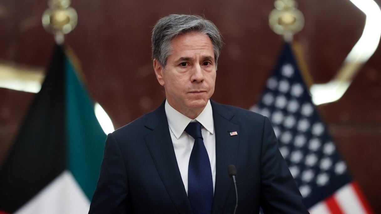 Antony Blinken, ici en conférence de presse conjointe avec son homologue koweïtien, à Koweït City, le 29 juillet 2021. Le 1er août 2021, les Etats-Unis ont accusé l'Iran d'une attaque meurtrière contre un pétrolier israélien au large d'Oman.