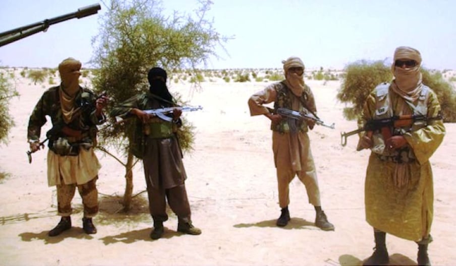 Tindouf est devenue un vivier de candidats au jihad. Ici, des jihadistes armés d'Aqmi d'Abdelmalek Droukdel qui a fusionné avec les "Al Mourabitoune" de Mokhtar Belmokhtar.