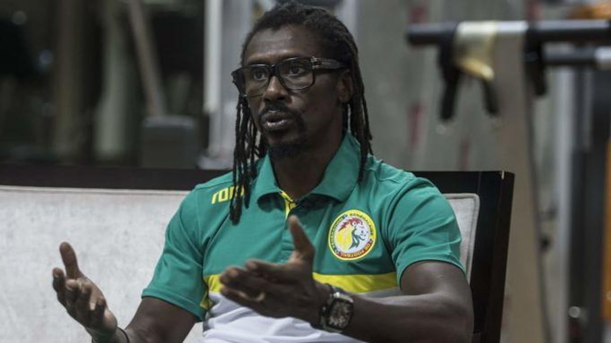 L'état du stade LSS rend trés en colère l'entraineur national