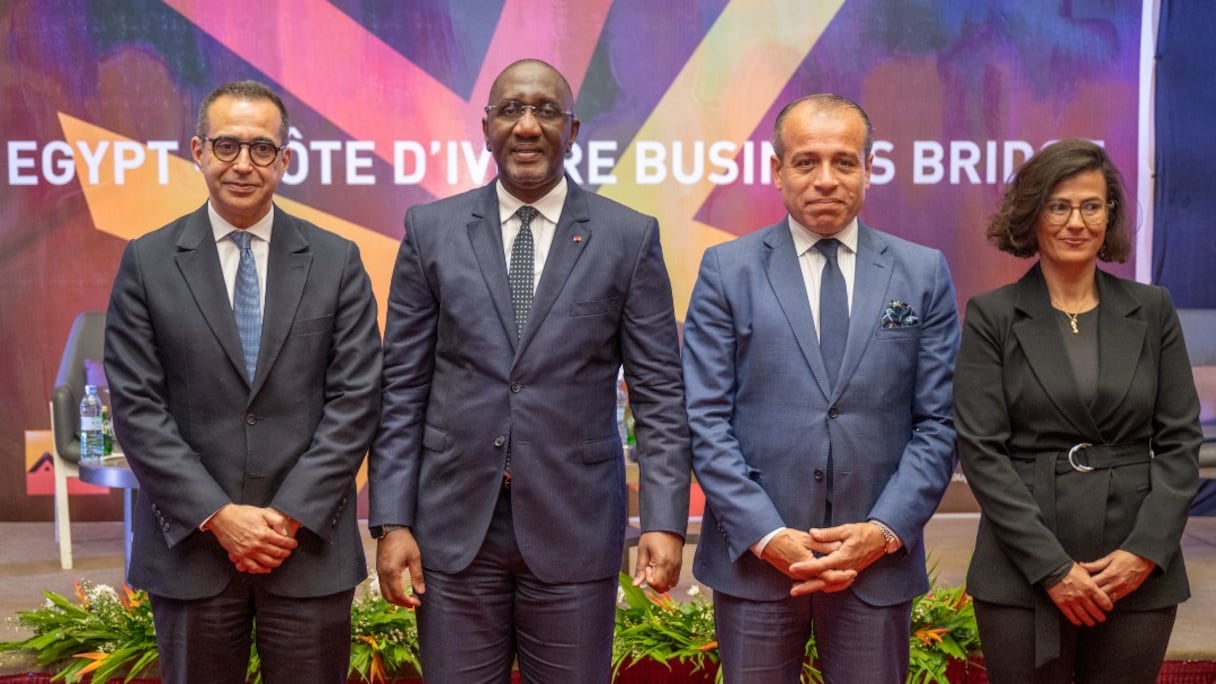De gauche à droite: Ismaïl Douiri, DG du groupe Attijariwafa bank, Souleymane Diarrassouba, ministre du Commerce et de l’Industrie de Côte d’Ivoire, Yahya Wathik Billah, ministre plénipotentiaire, président du Service commercial d’Egypte, Mouna Kadiri, directrice du Club Afrique Développement du groupe Attijariwafa bank.