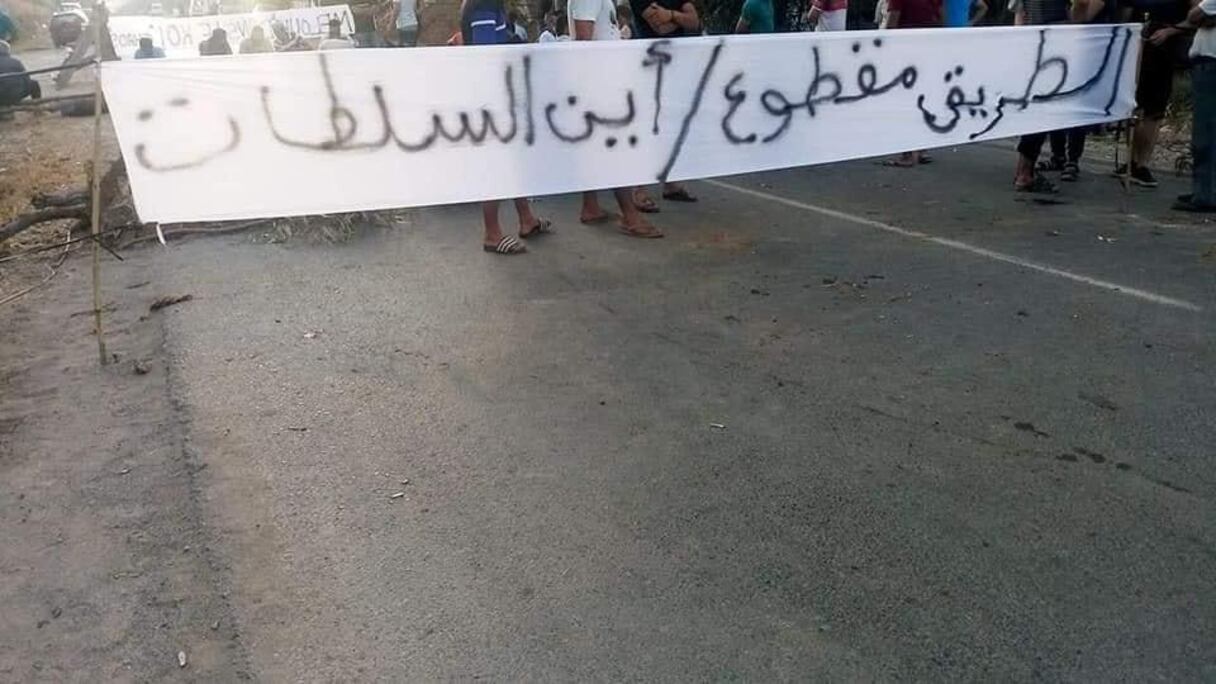 "Route barrée" à Azzefoun.