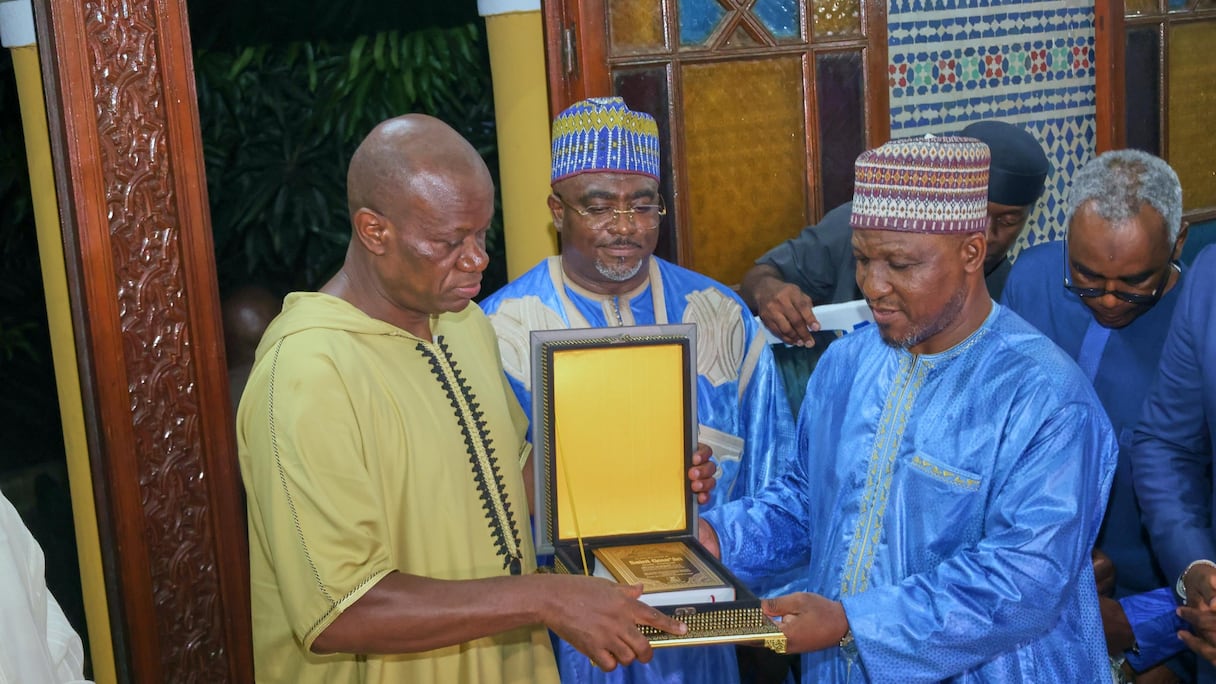 Le président gabonais à la mosquée Hassan II de Libreville au 1er jour de ramadan