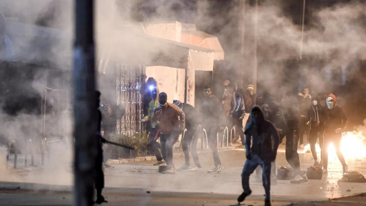 Les violences nocturnes se poursuivent.