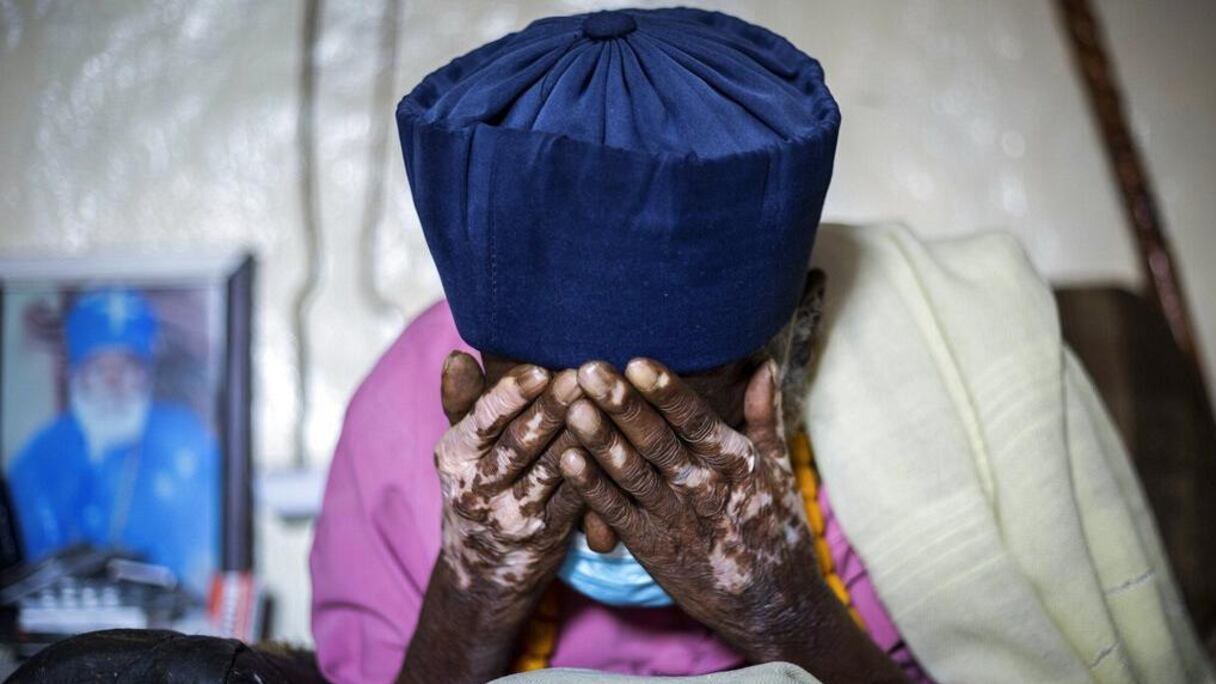 Sa famille dit qu’il est âgé de 114 ans, mais il a survécu à la pandémie coronavirus, en étant déclaré guéri après une infection.