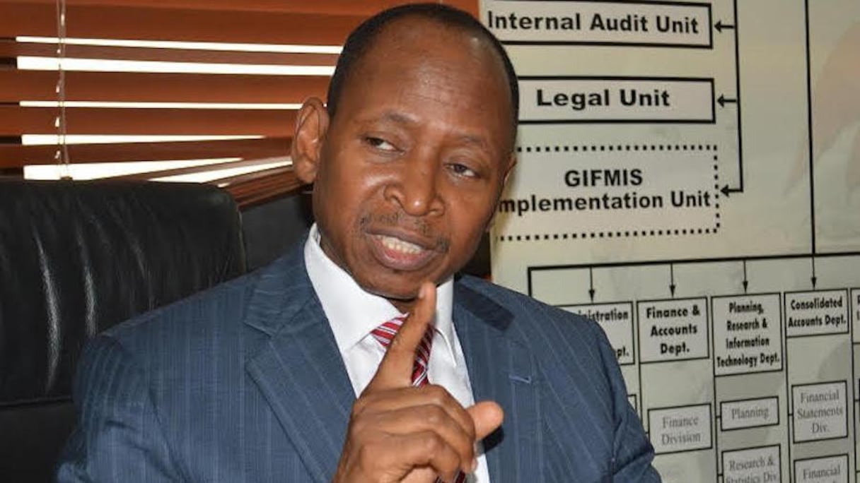 Ahmed Idris, Contrôleur général des finances du Nigeria.