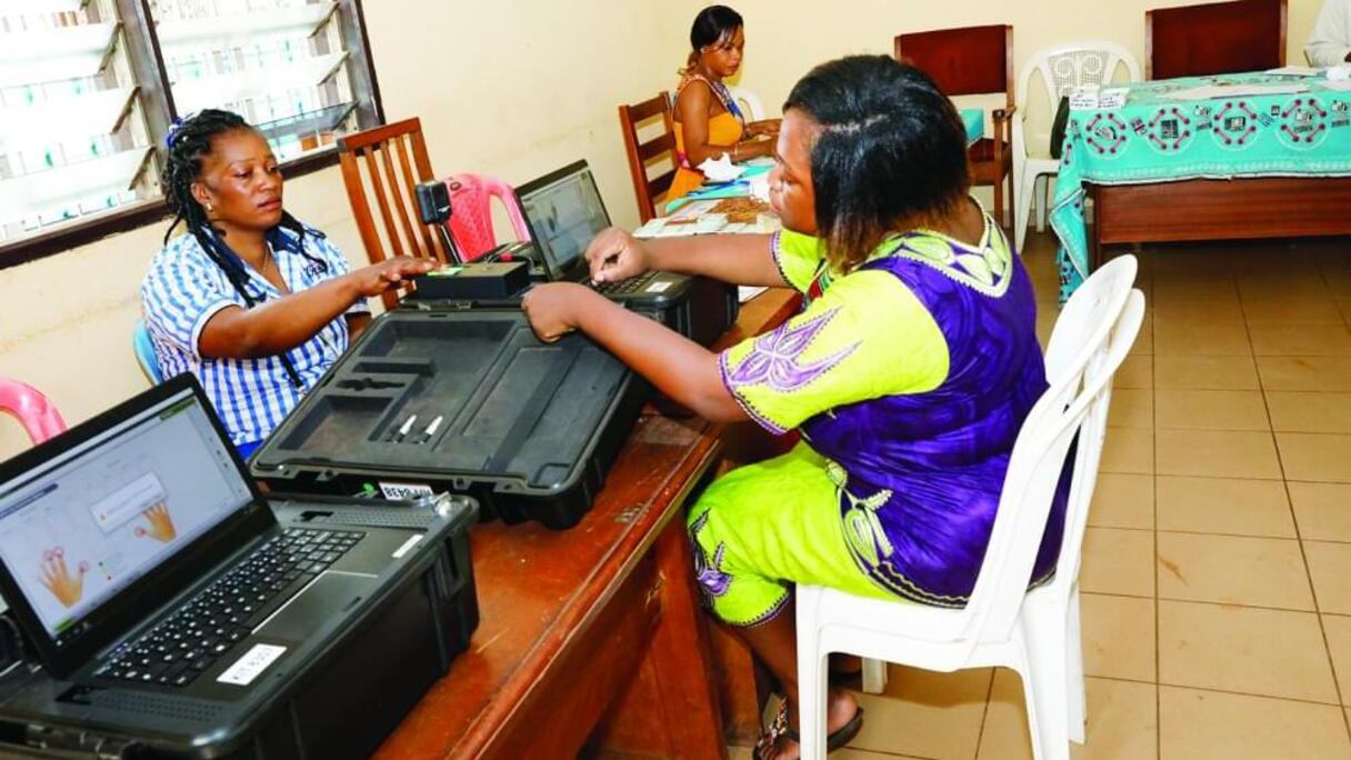 Inscriptions sur les listes électorales au Cameroun
