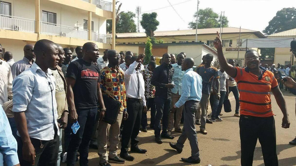 Syndicalistes et gouvernement campent sur leurs positions.