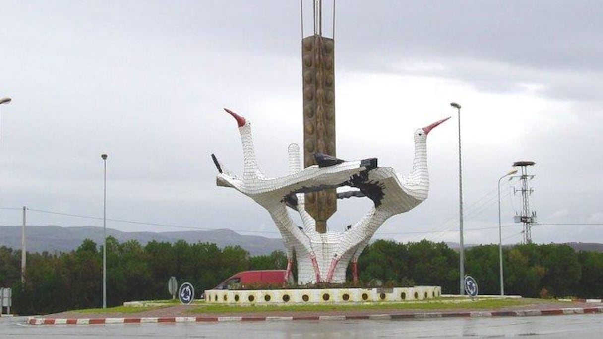 Un rond-point dans la ville de Béjà.