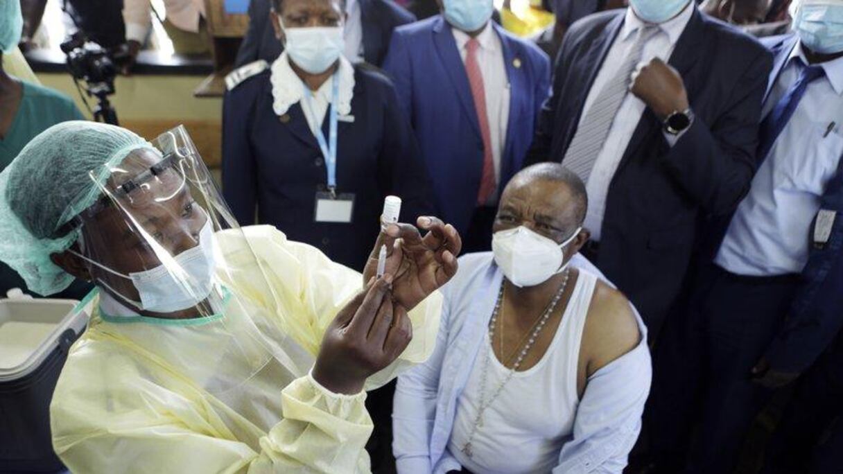 Lancement de la campagne de vaccination au Zimbabwe.