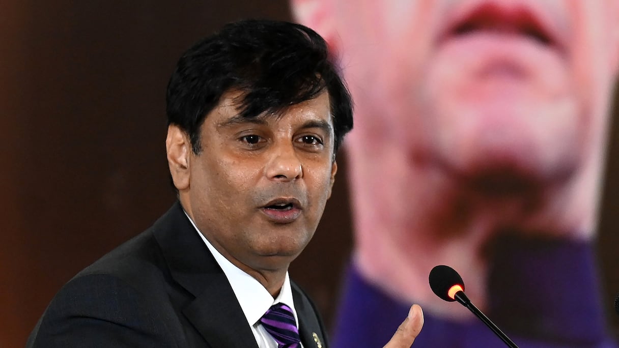 Sur cette photo prise le 22 juin 2022, Arshad Sharif prend la parole lors d'un événement sur "Regime Change Conspiracy and Pakistans Destabilisation" à Islamabad.