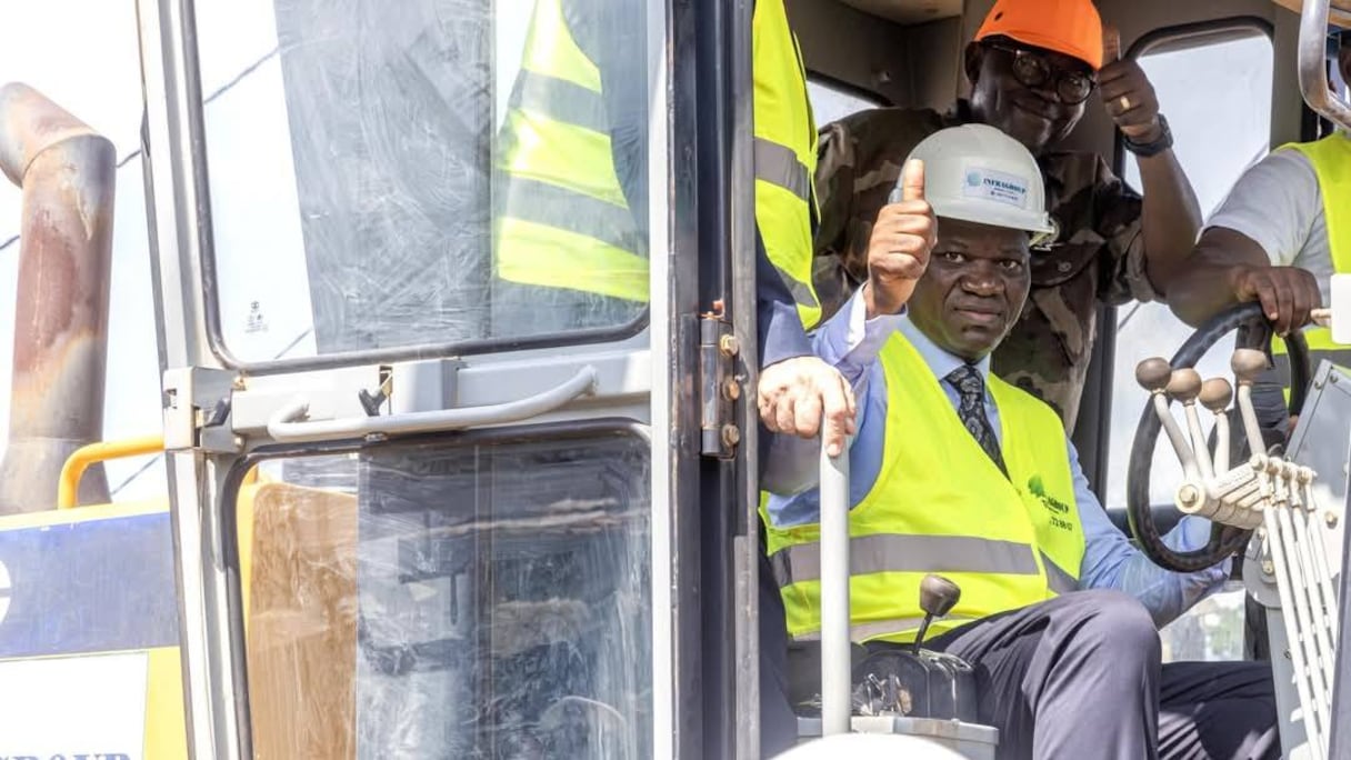 Le chef de l'Etat, Brice Clotaire Oligui Nguema, lors du lancement de la construction du pont d’Ebel Abanga.