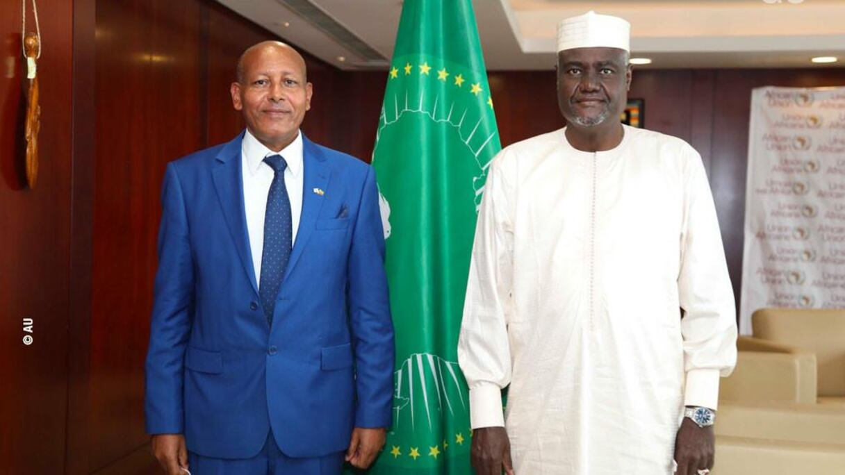 Alely Adamso, ambassadeur d'Israël à l'Union africaine et Moussa Faki Mahamat, président de la Commission de l'Union africaine