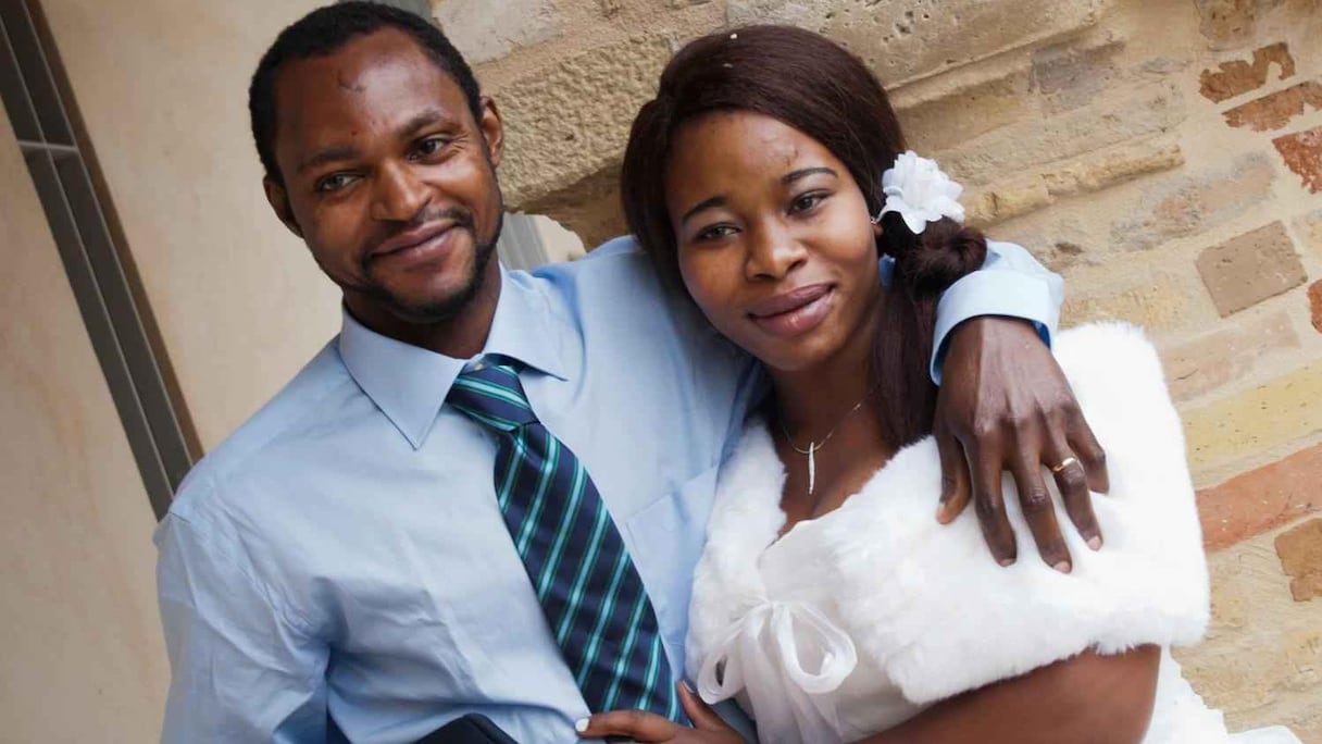 Le jeune nigérian Emmanuel Chidi Namdi et son épouse.