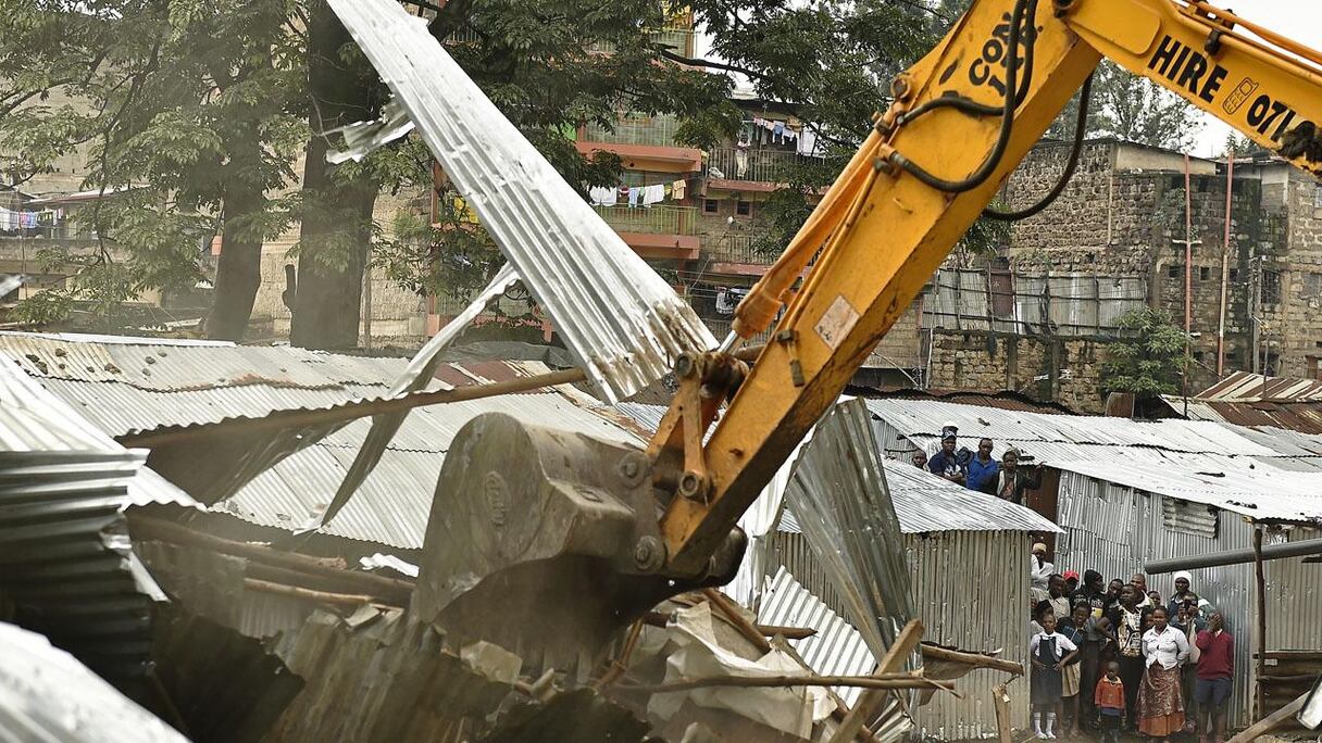 Les populations voient leurs domiciles réduits en miettes.