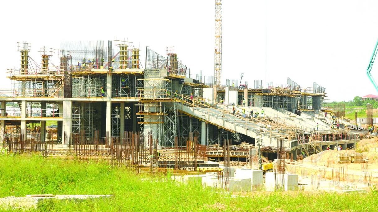 Les travaux du stade de Japoma avancent à grand pas.
