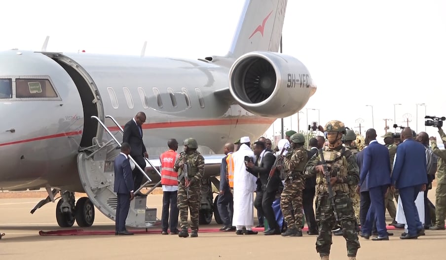 L'arrivée du nouveau président béninois Romuald Wadagni à Niamey.