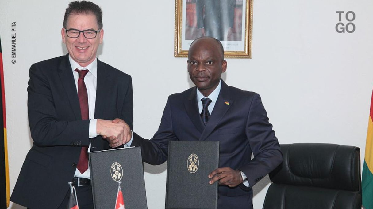 Gerd Müller, ministre allemand de la Coopération économique et du Développement, et Robert Dussey, ministre des Affaires étrangères.