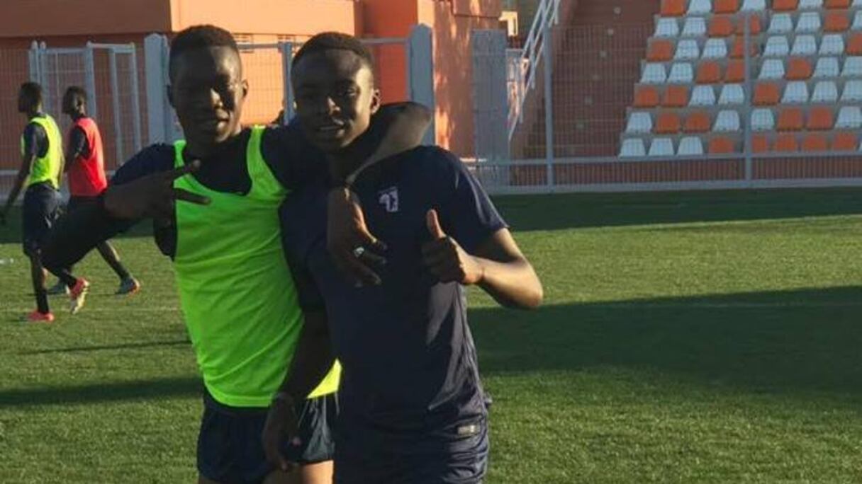 Exit l'entraînement à la plage, les jeunes joueurs de Génération Foot hument l'air d'une pelouse fraîchement tondue.