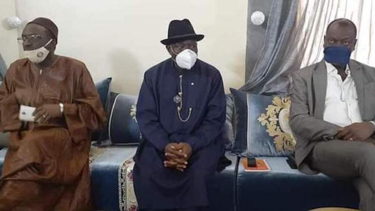 Le président Goodluck Jonathan, chez le chérif de Nioro.