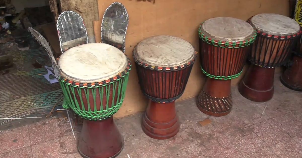 Mali String Instrument Mali: le tam-tam, un instrument de musique très prisé venu des temps ...
