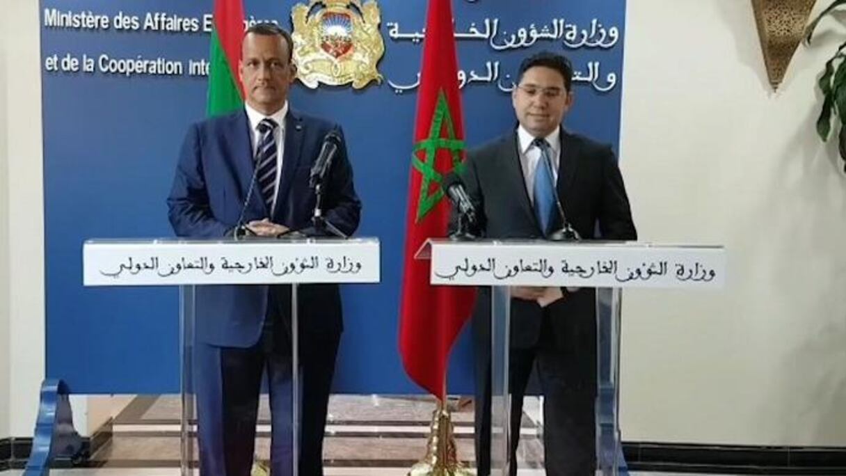 Nasser Bourita, ministre des Affaires étrangères et de la coopération internationale du Maroc, et son homologue mauritanien Ismail Ould Cheikh Ahmed.