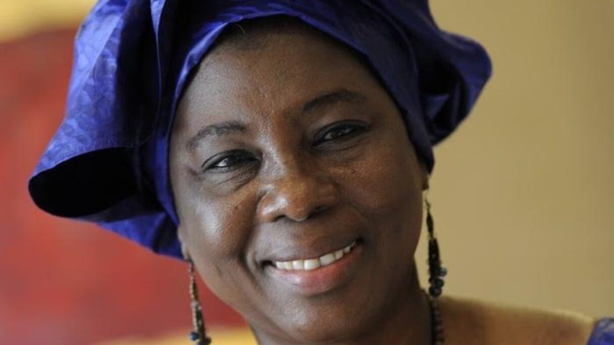 Isatu Touray, vice-président de la Gambie, testée positive.